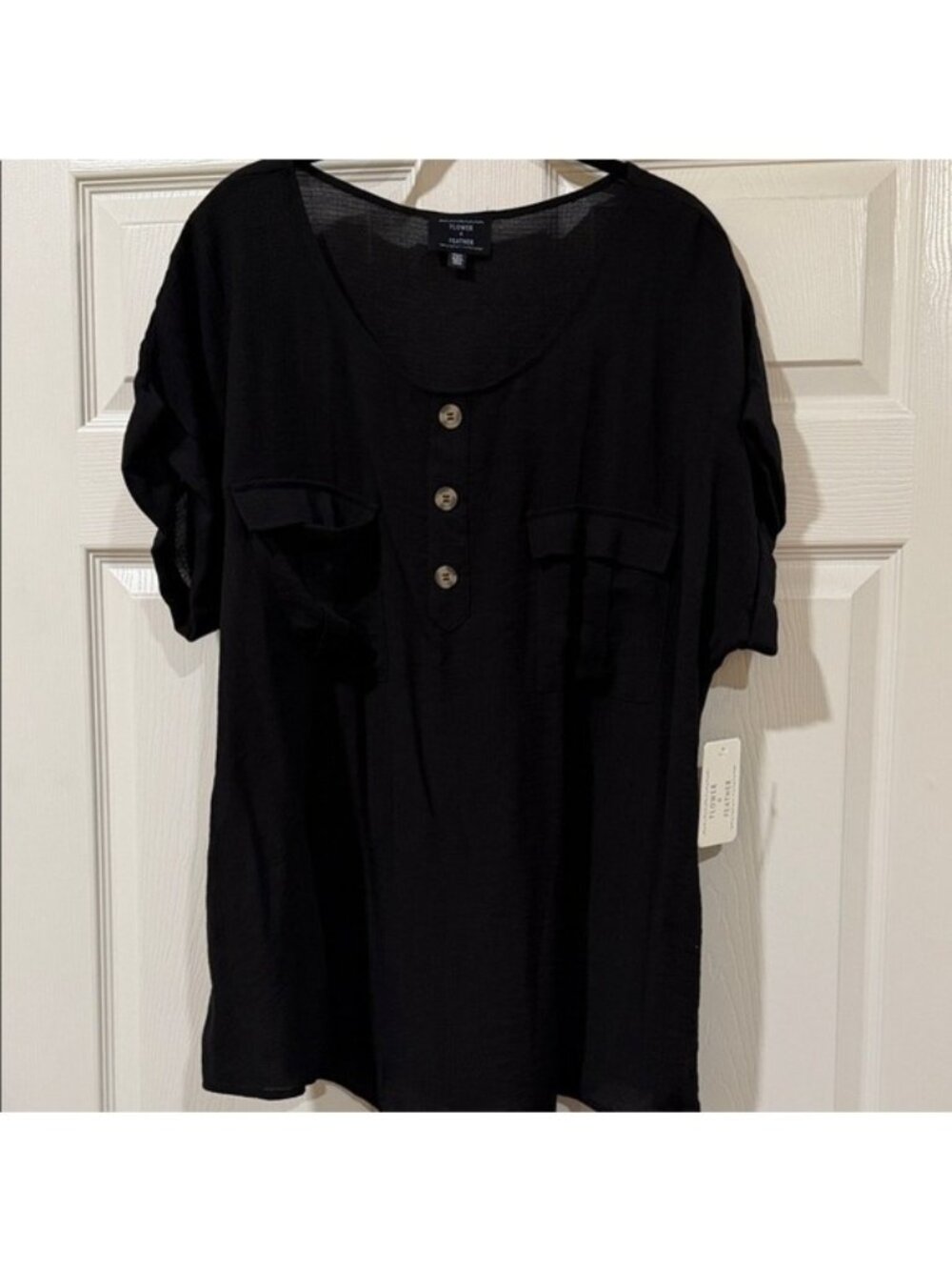 Flower & Feather Black Short Sleeve Button-Down Top 2XL Lightweight Made In Viet